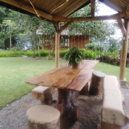 Estancia La Colina Santo Domingo de los Colorados Ruang foto