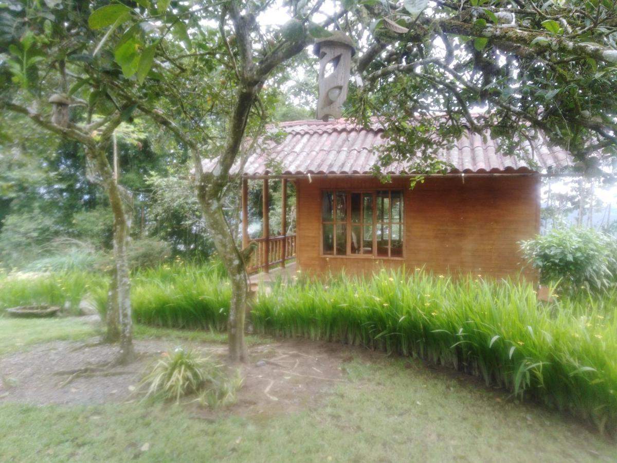 Estancia La Colina Santo Domingo de los Colorados Bagian luar foto