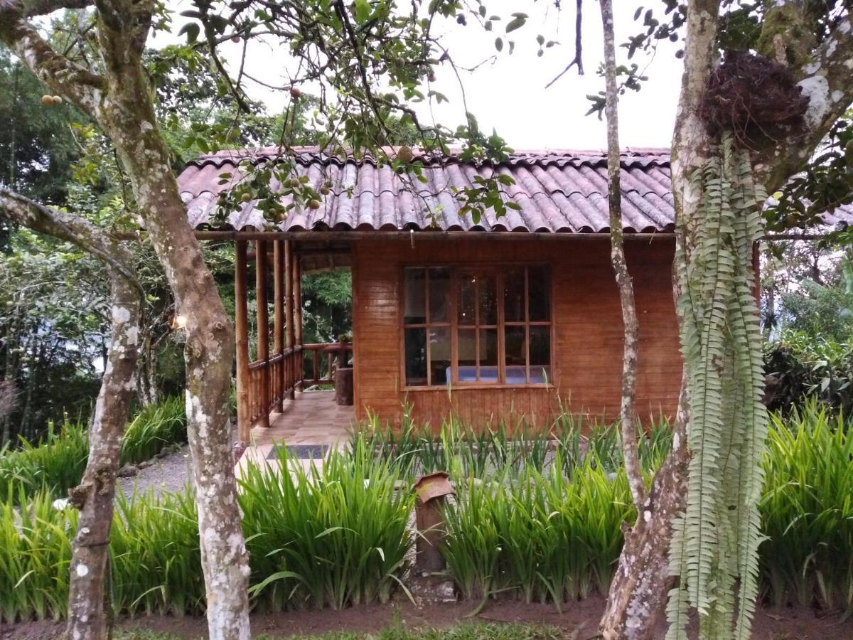 Estancia La Colina Santo Domingo de los Colorados Bagian luar foto