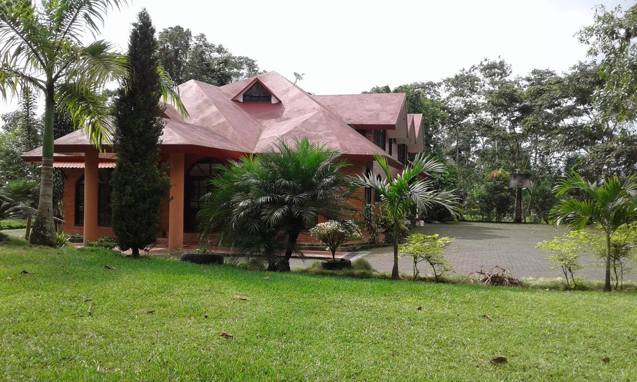 Estancia La Colina Santo Domingo de los Colorados Bagian luar foto